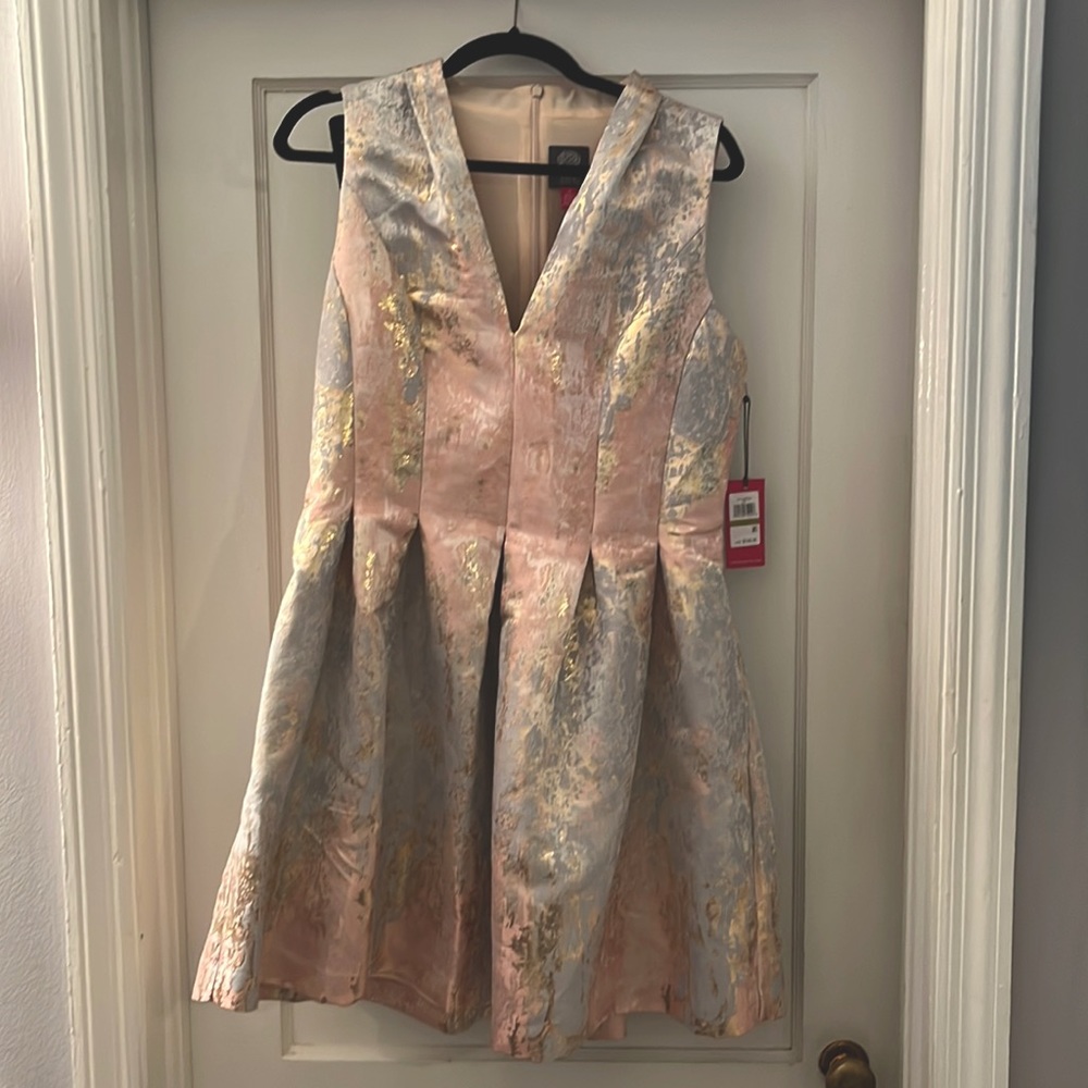 NWT Vince Camuto Knee Length Party Dress SZ 14 but fits like a 12